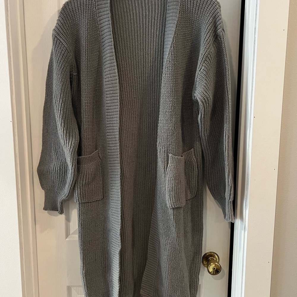 Elegant Gray Women's Knit Cardigan